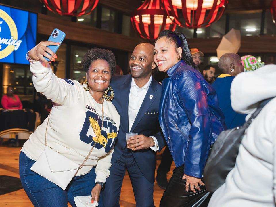 2025 Homecoming - Alumni Happy Hour with First Family